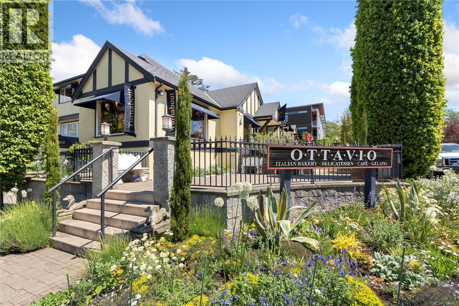  2180 Cranleigh Place, Oak Bay