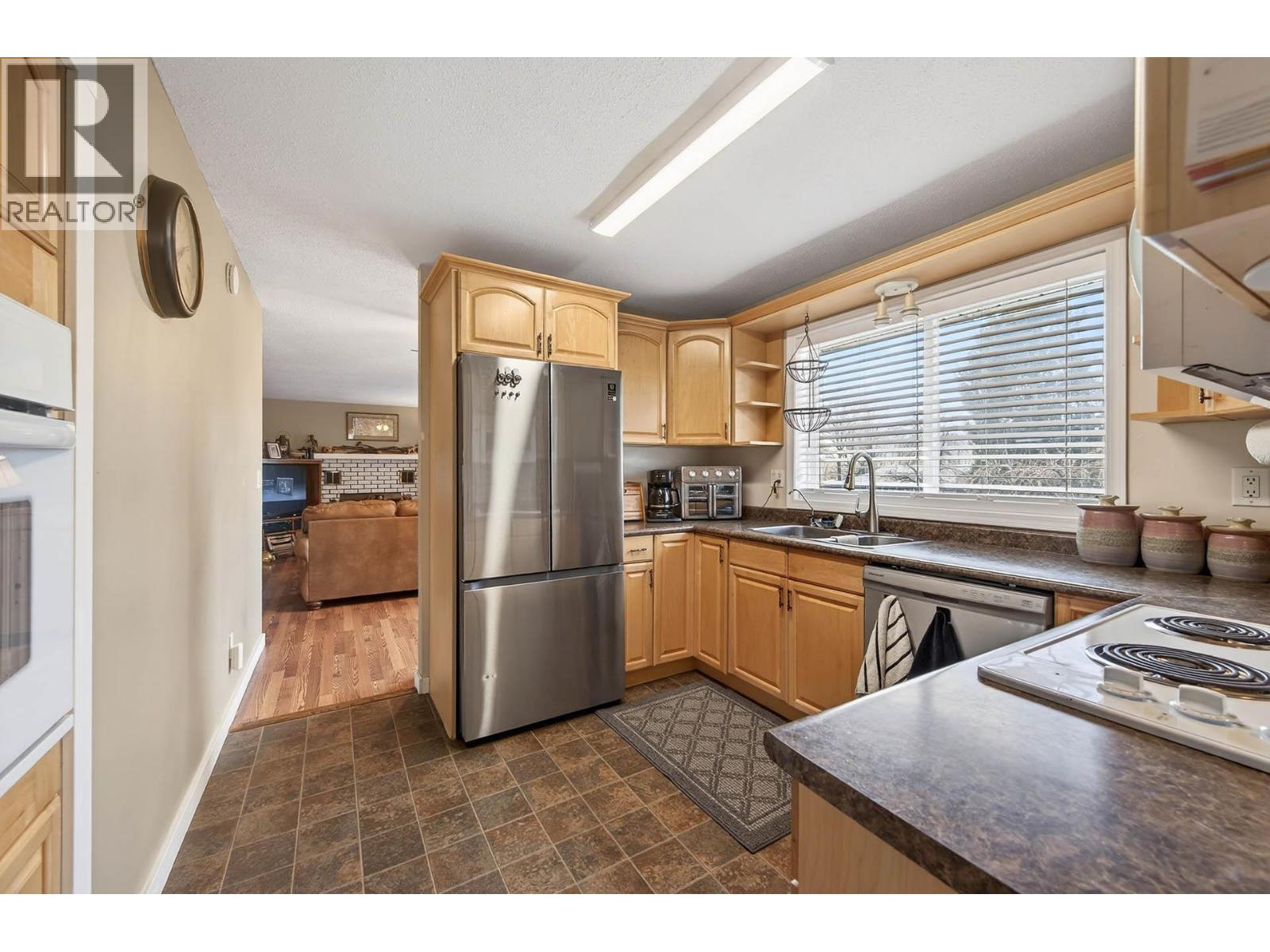 543 DESMOND STREET - 11