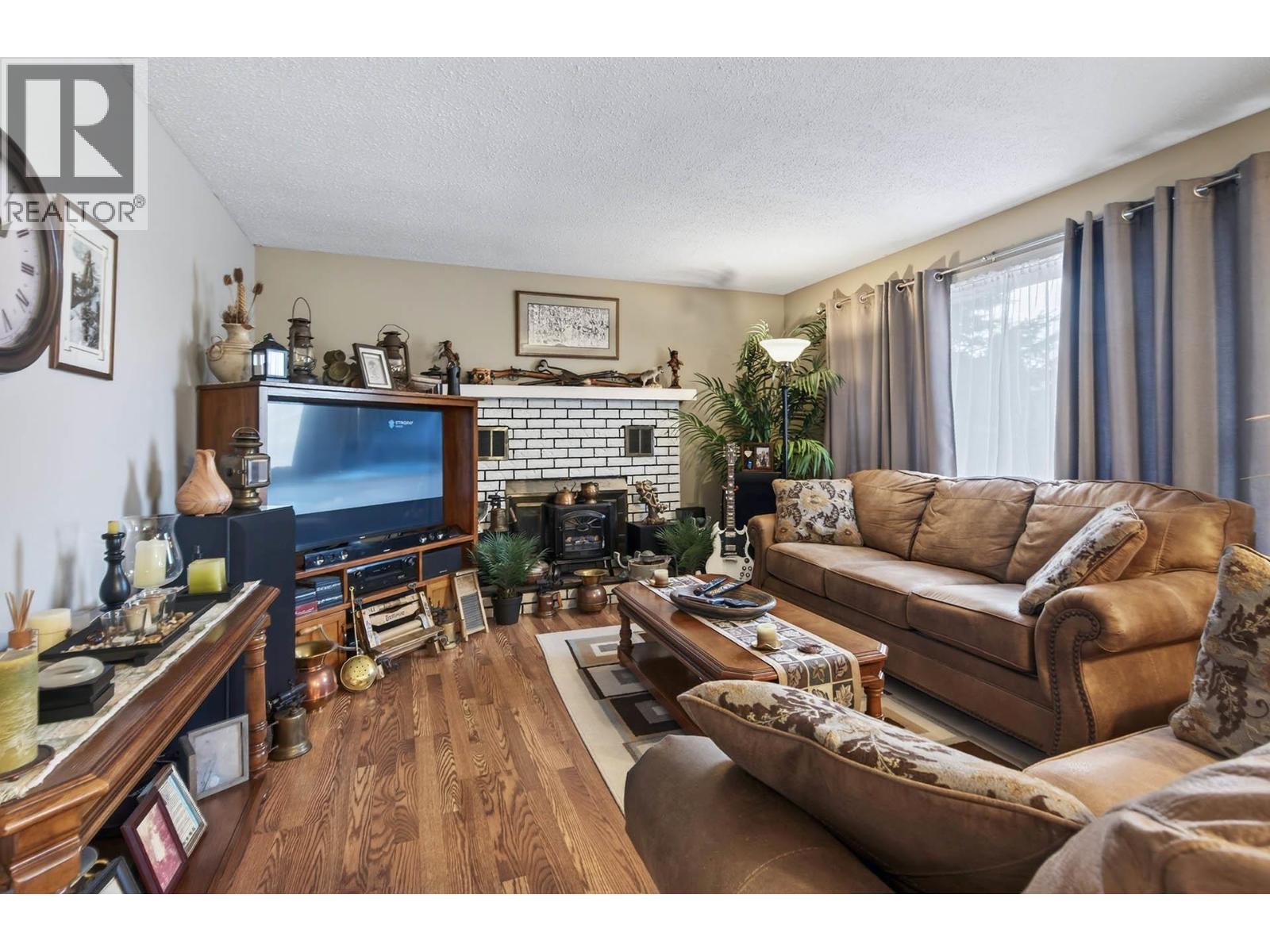 543 DESMOND STREET - 10