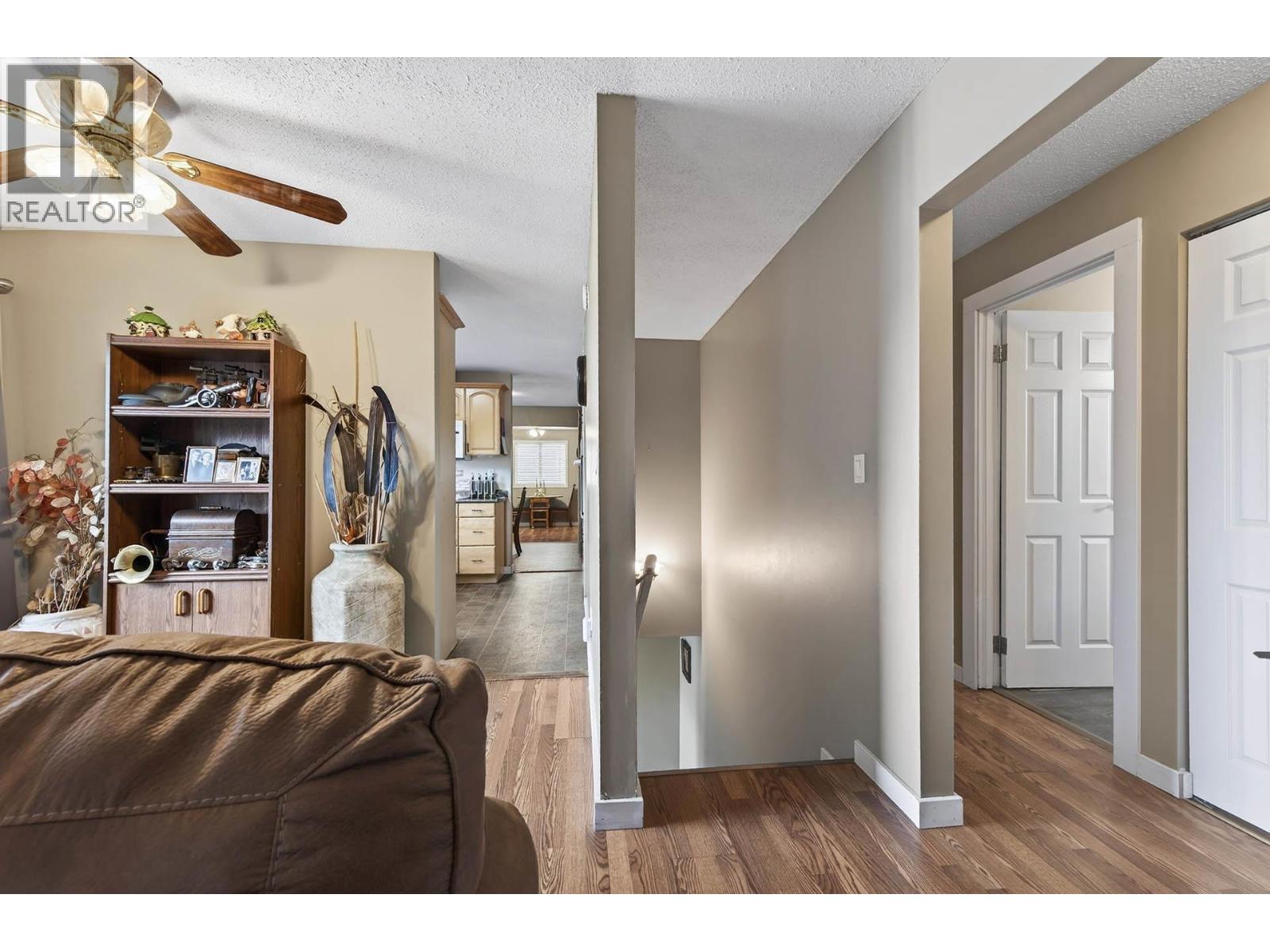 543 DESMOND STREET - 8