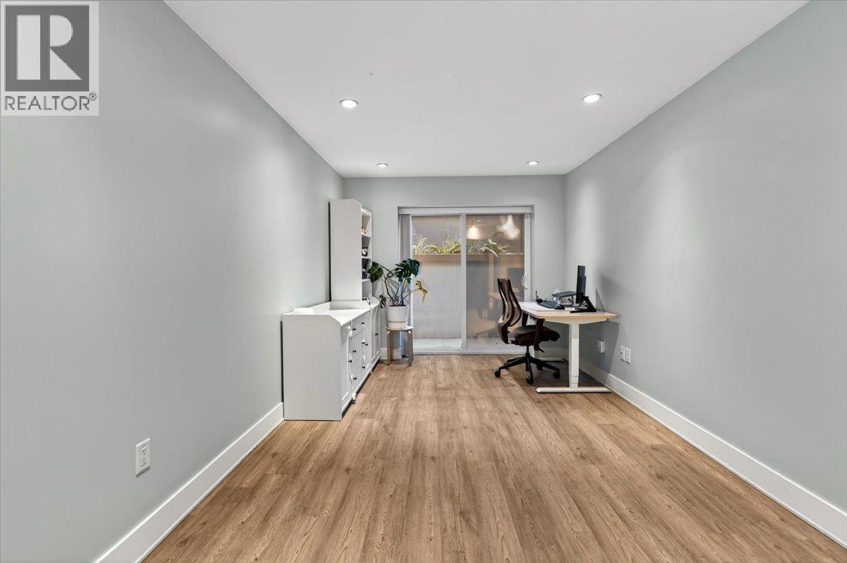 2 252 E 19TH STREET, North Vancouver