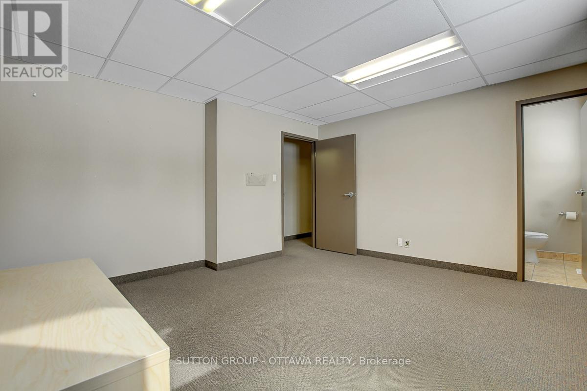 Office for Rent in Ottawa – 2991 CARP ROAD, Ottawa – MLS# X12741162 - Image 21