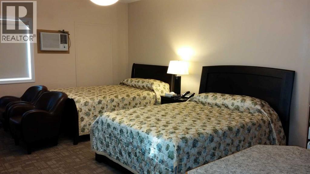 4417 50 Avenue - Photo 2 of 8, St. Paul, Alberta