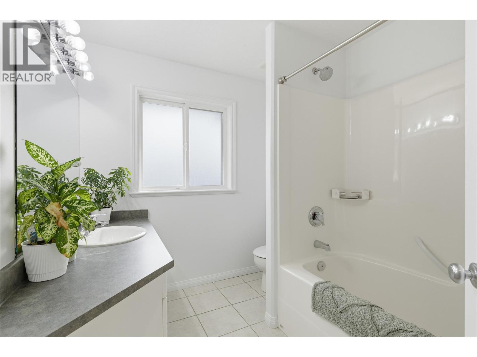 1492 Longley Crescent - 25