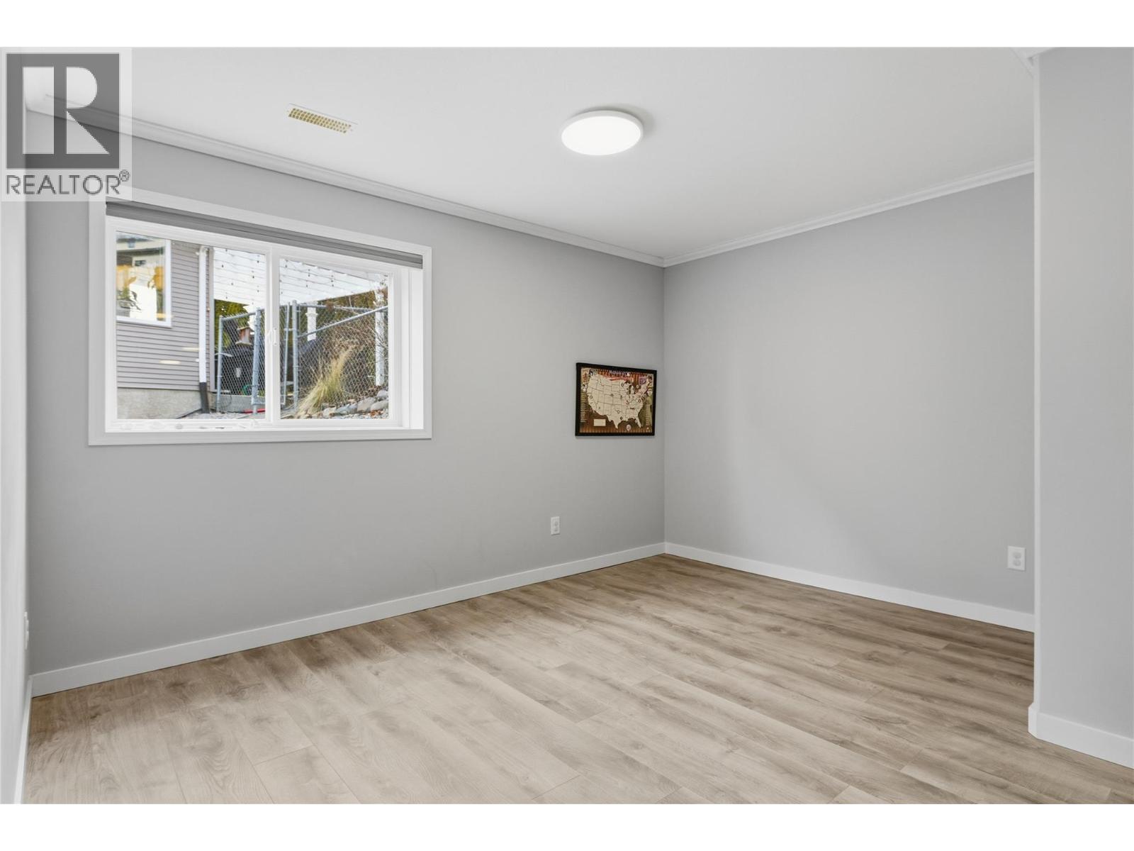 1492 Longley Crescent - 34