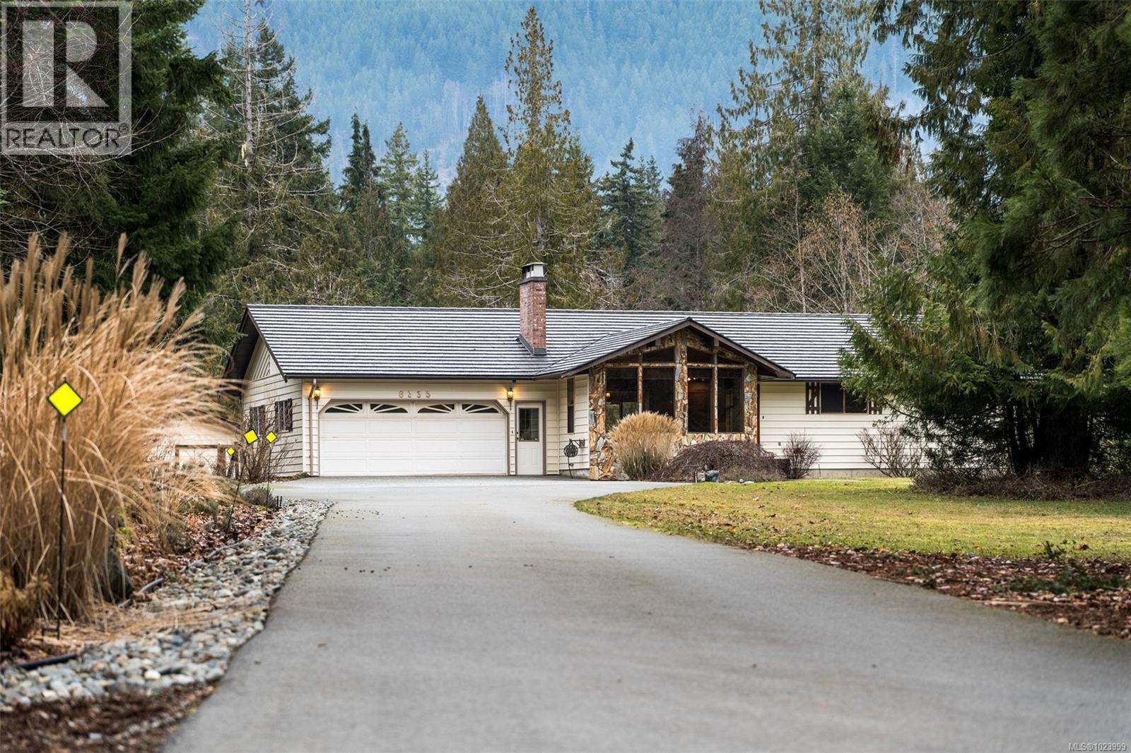8335 Youbou Rd, Lake Cowichan