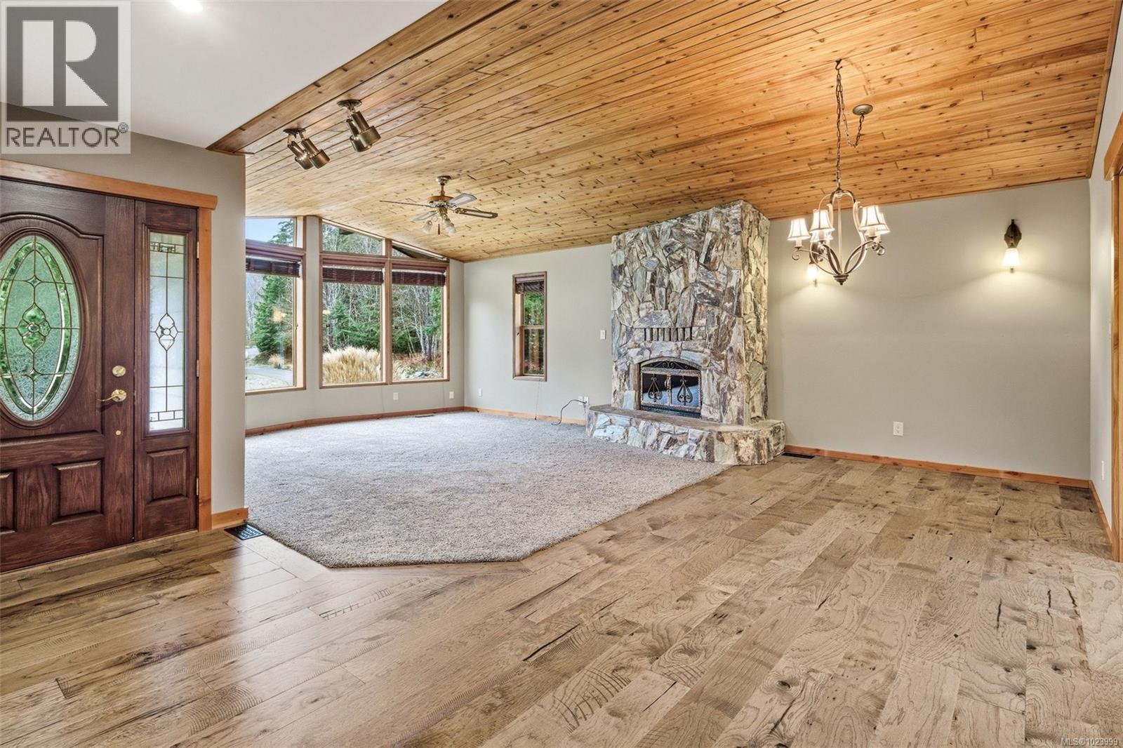 8335 Youbou Rd, Lake Cowichan