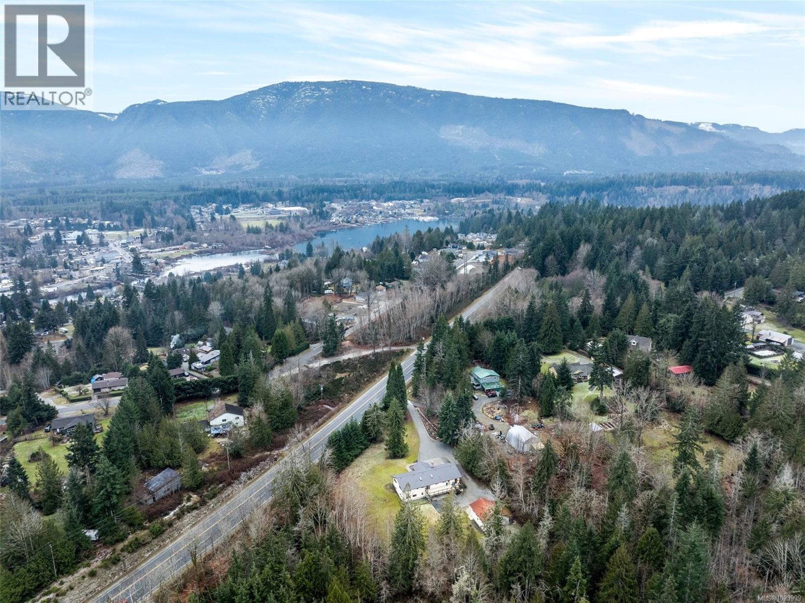 8335 Youbou Rd, Lake Cowichan
