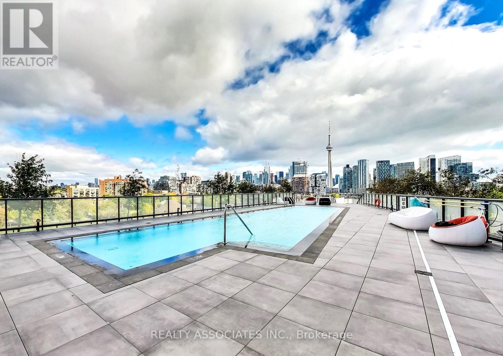 #2204 50 ORDNANCE STREET - 27