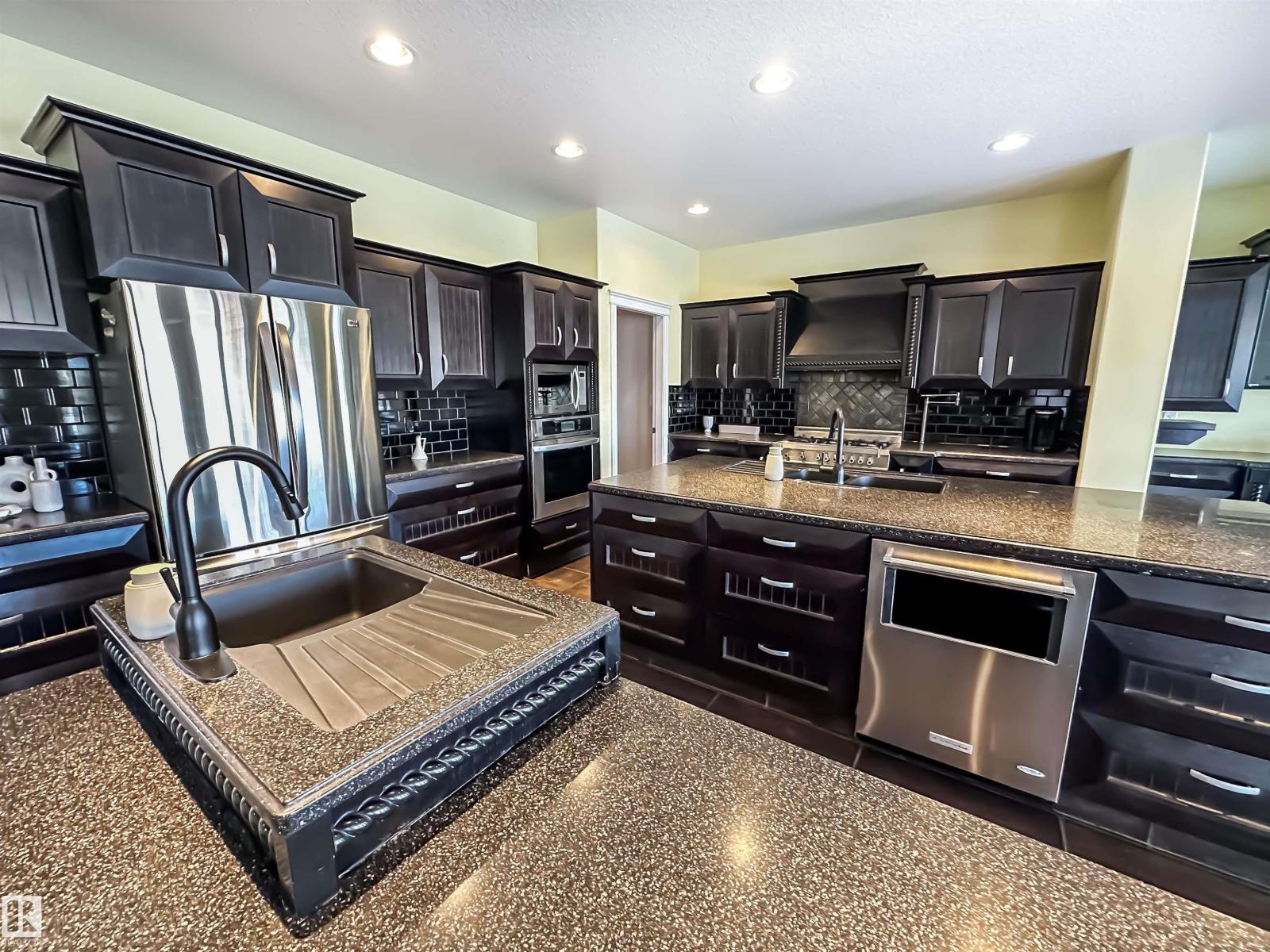 3438 WEST LD NW, Edmonton