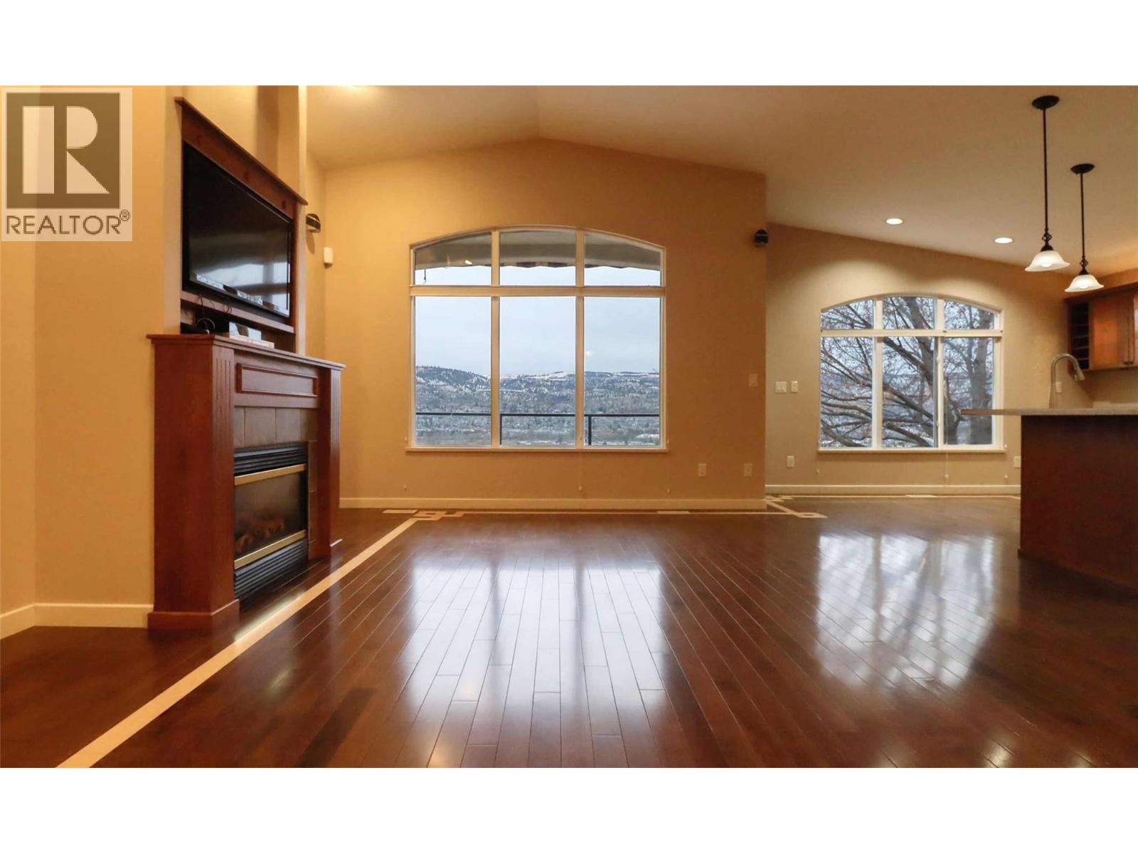 768 ROSEWOOD CRESCENT - 9