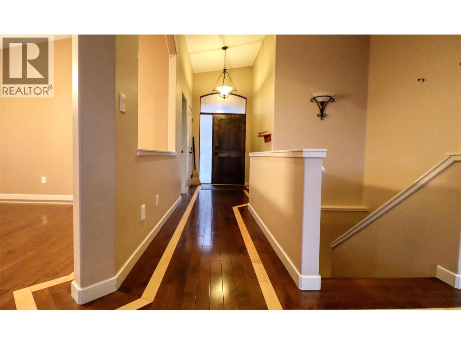 768 ROSEWOOD CRESCENT - 8