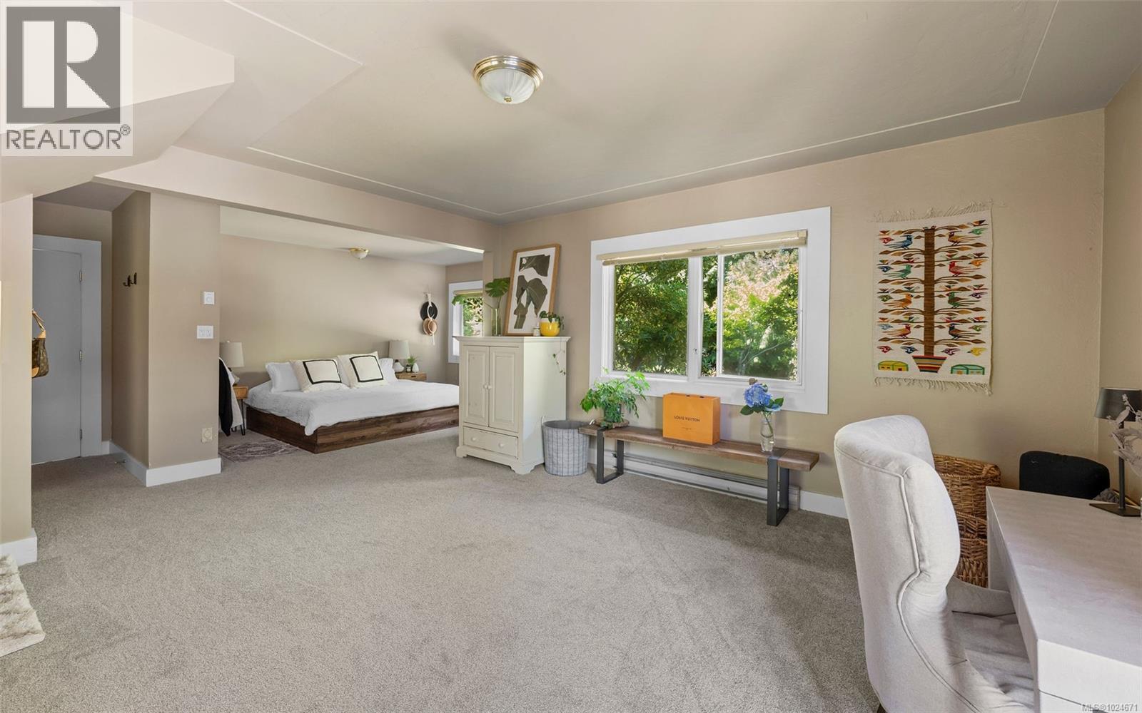  2895 Lansdowne Road, Oak Bay