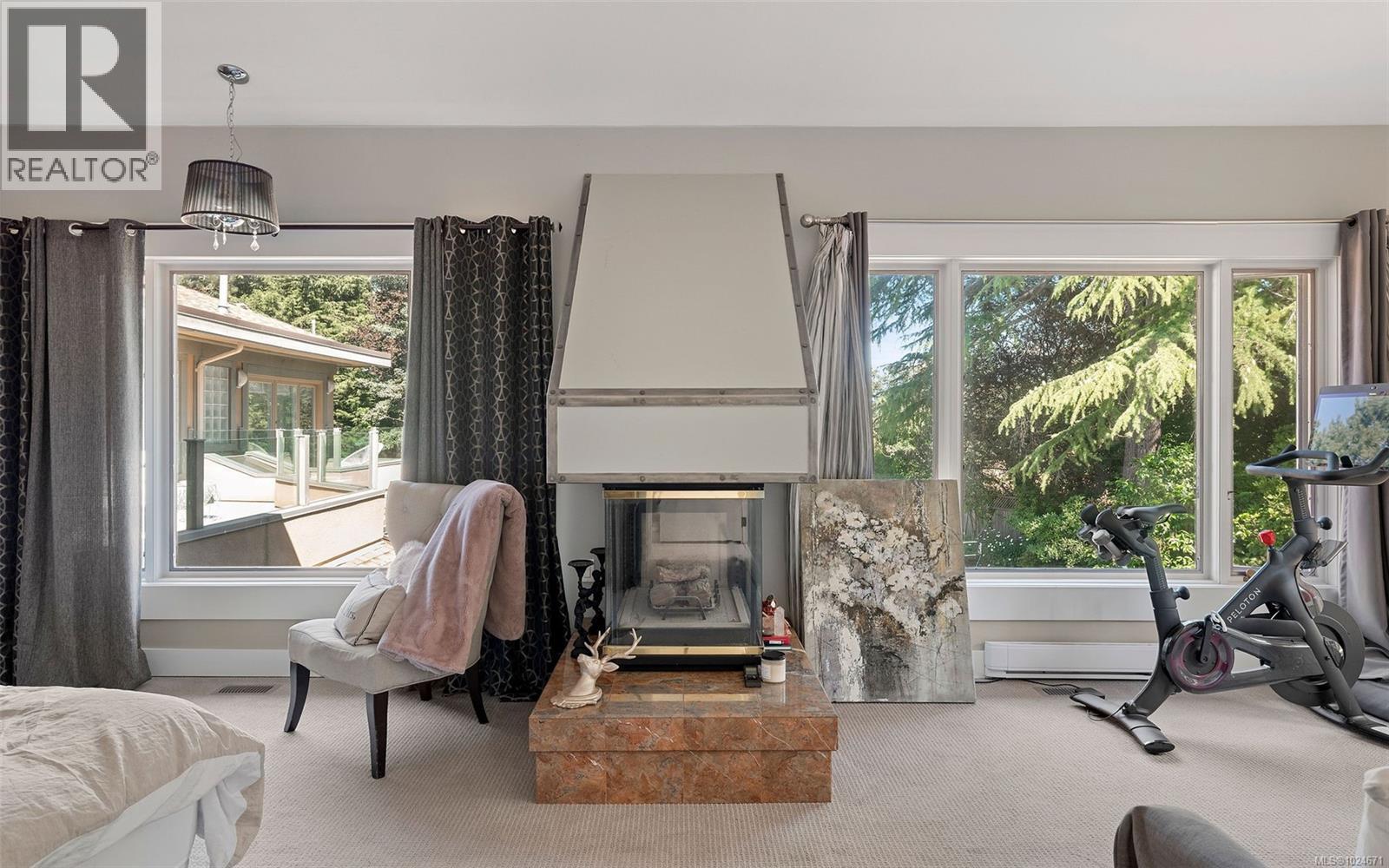  2895 Lansdowne Road, Oak Bay