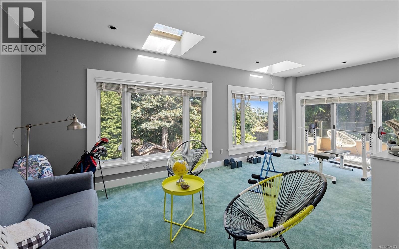  2895 Lansdowne Road, Oak Bay