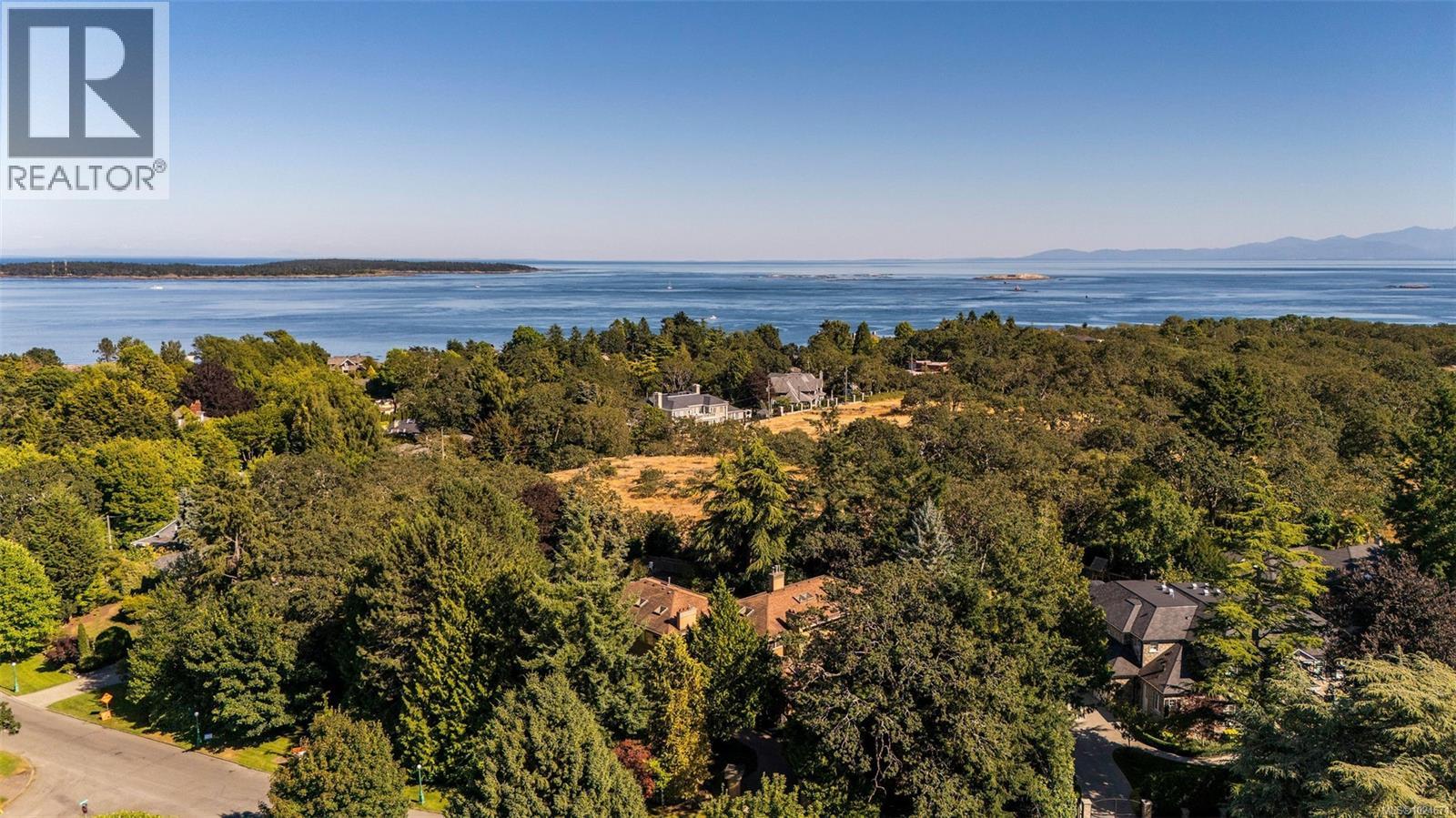  2895 Lansdowne Road, Oak Bay