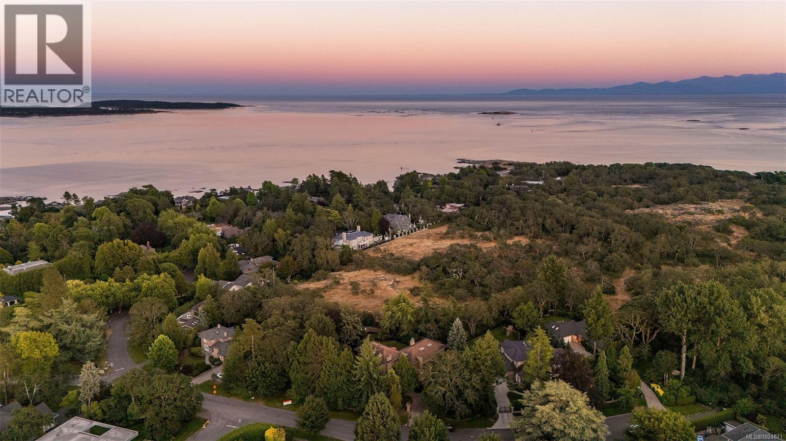  2895 Lansdowne Road, Oak Bay