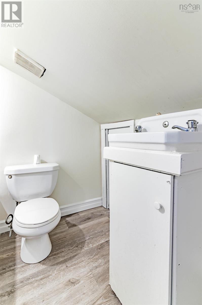 Property 27 of 33 of 1359 Sanford Road