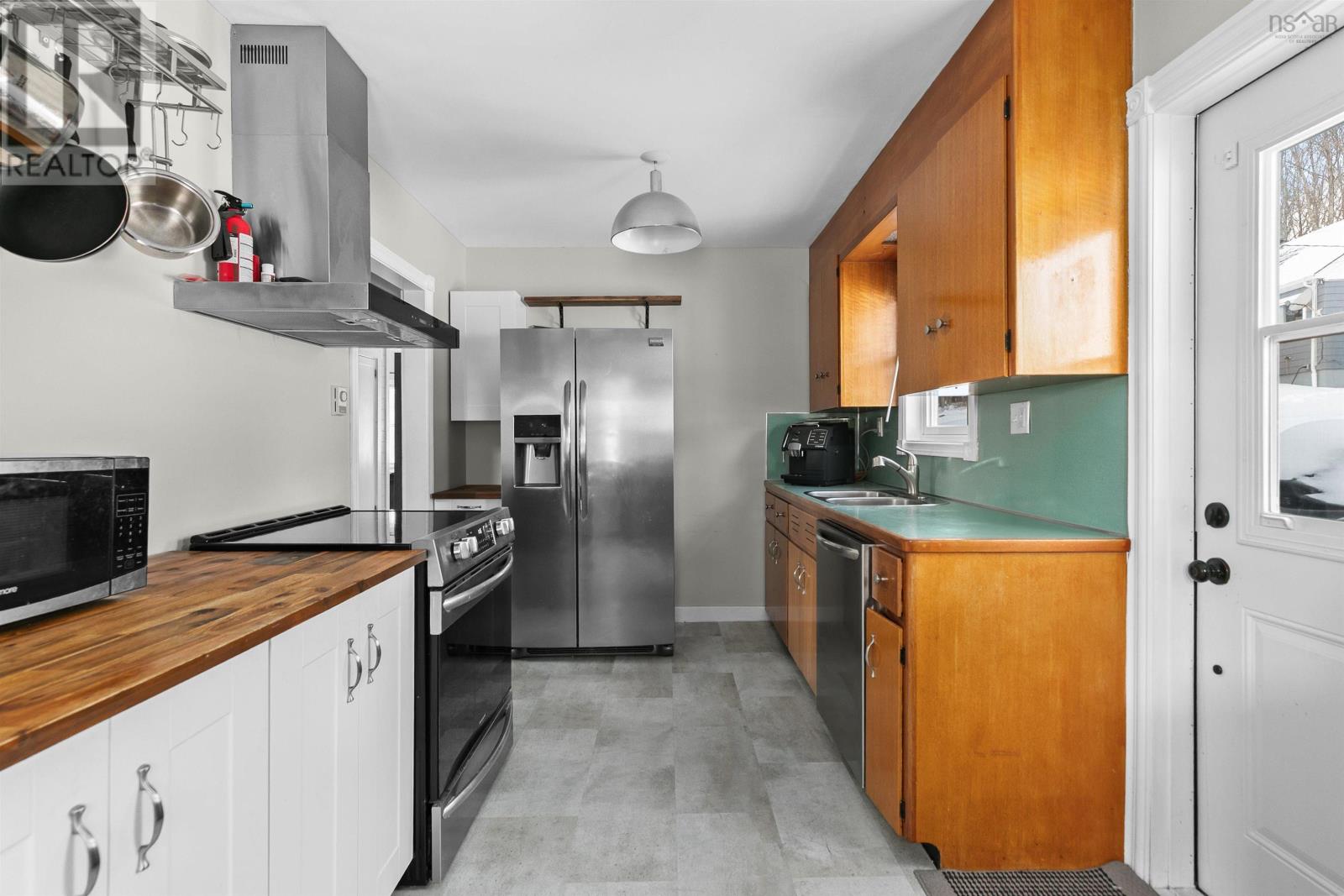 Property 10 of 35 of 4642 Highway 3