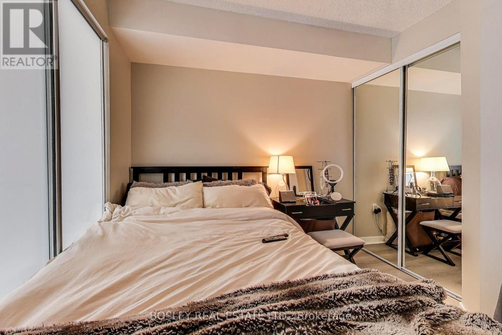 #1007 85 BLOOR STREET E - 12