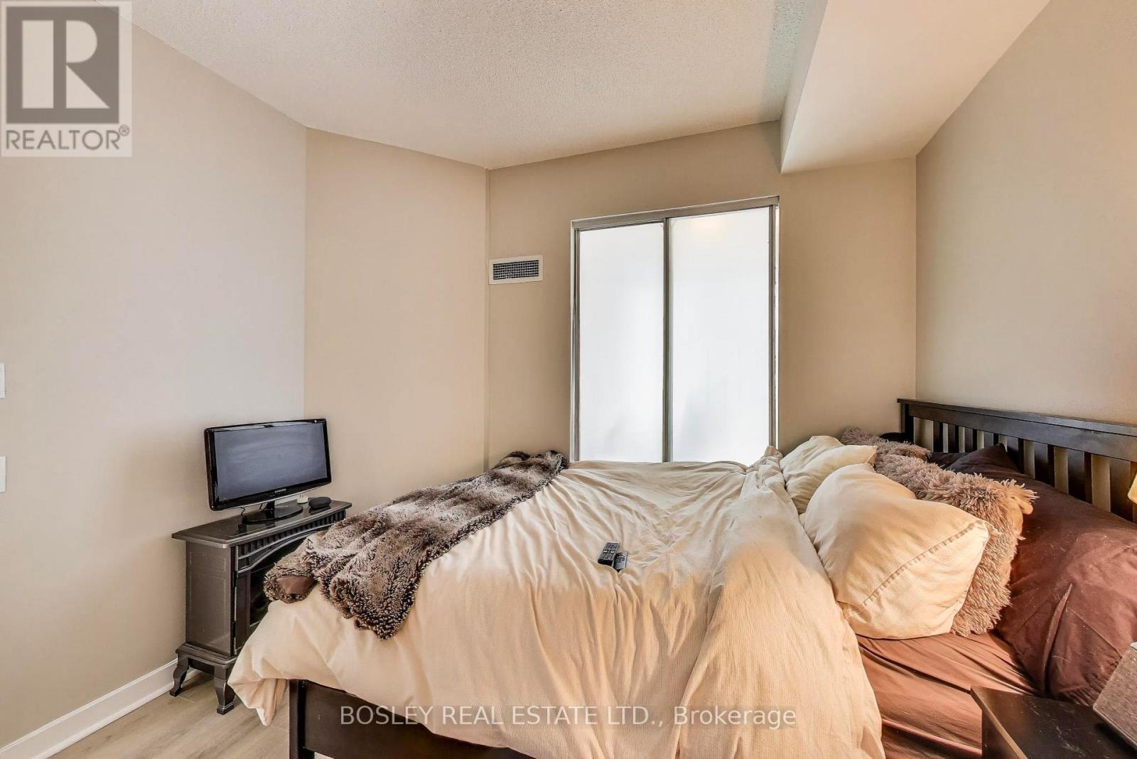 #1007 85 BLOOR STREET E - 13