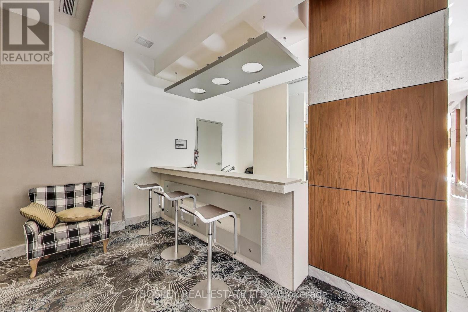 #1007 85 BLOOR STREET E - 25