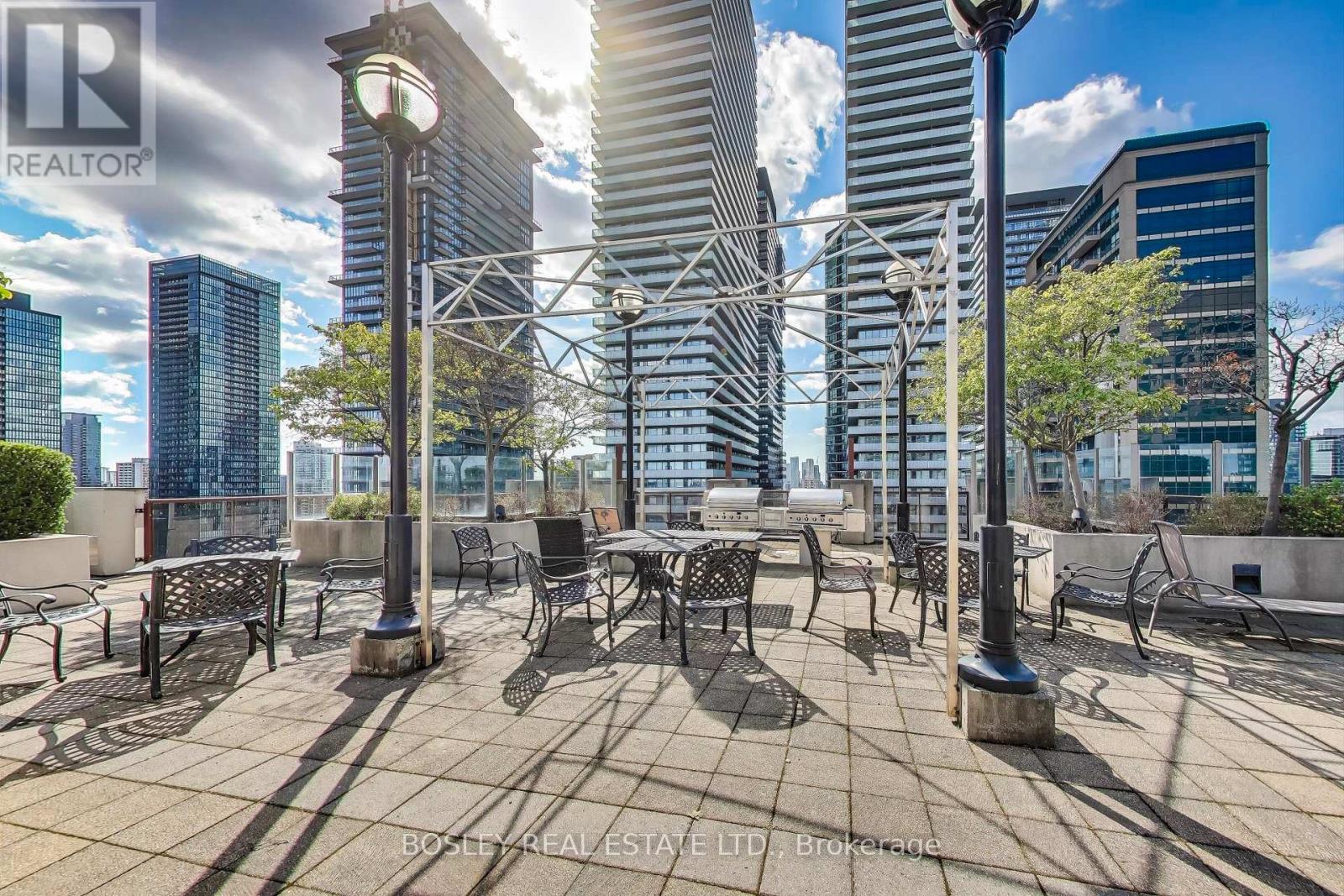 #1007 85 BLOOR STREET E - 32