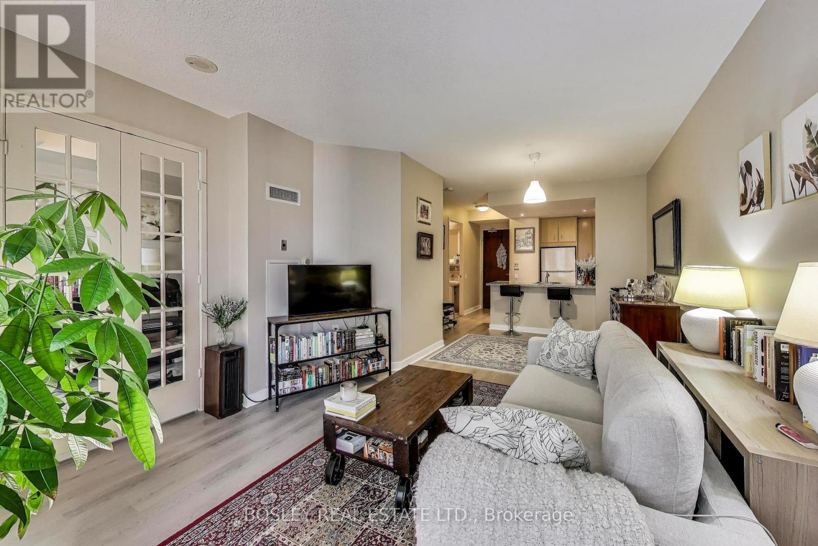 #1007 85 BLOOR STREET E - 5