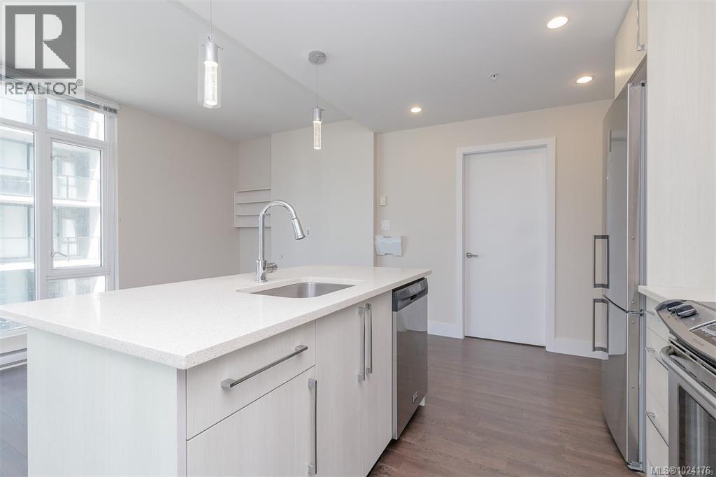 #807 1090 JOHNSON ST - 5