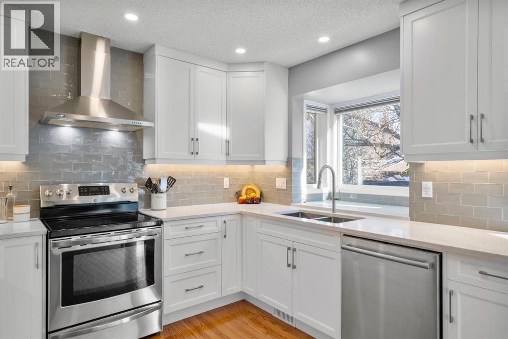 Single Family House for Sale in  Woodacres Drive SW Woodbine Calgary 