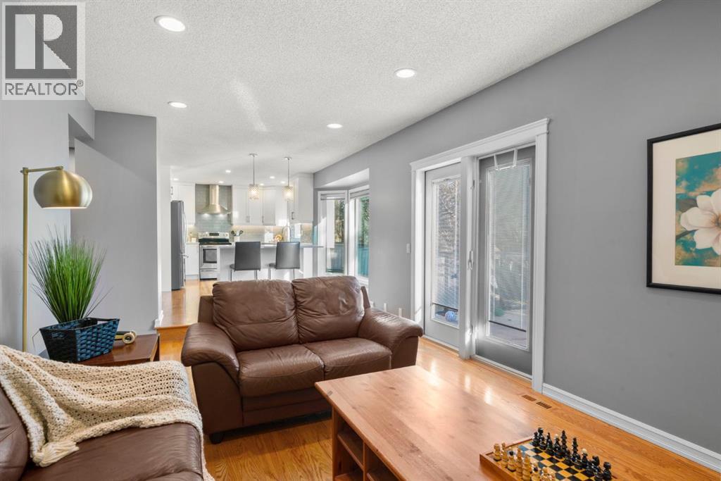 Single Family House for Sale in  Woodacres Drive SW Woodbine Calgary 