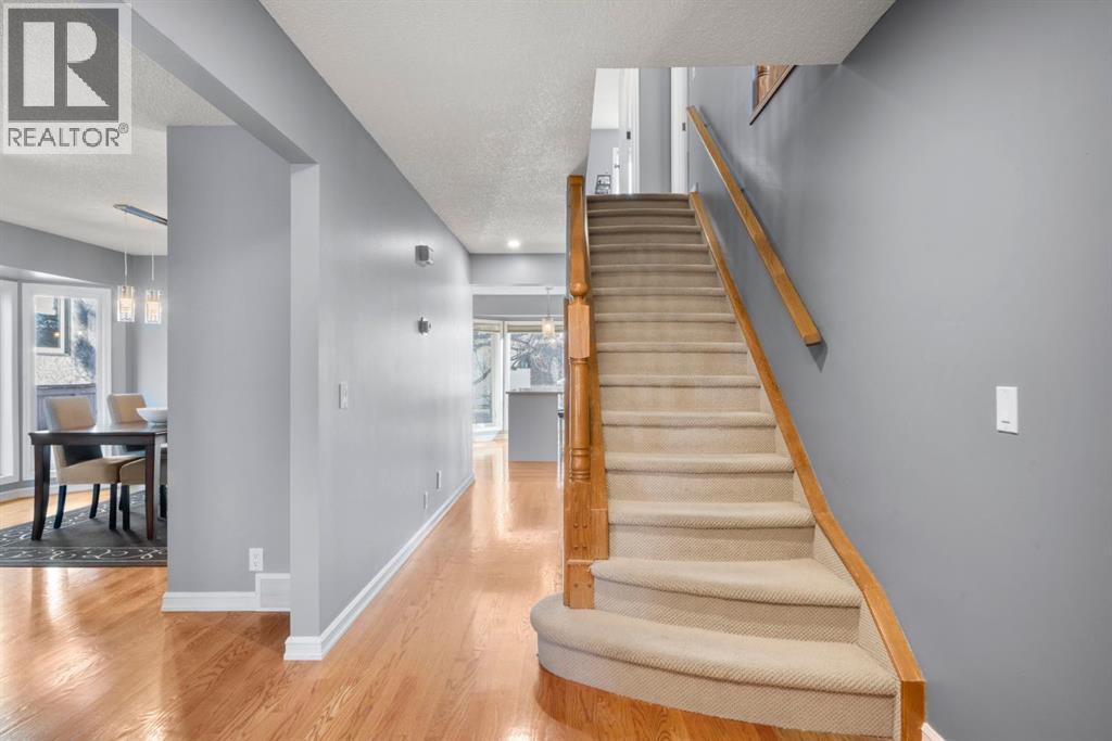 Single Family House for Sale in  Woodacres Drive SW Woodbine Calgary 