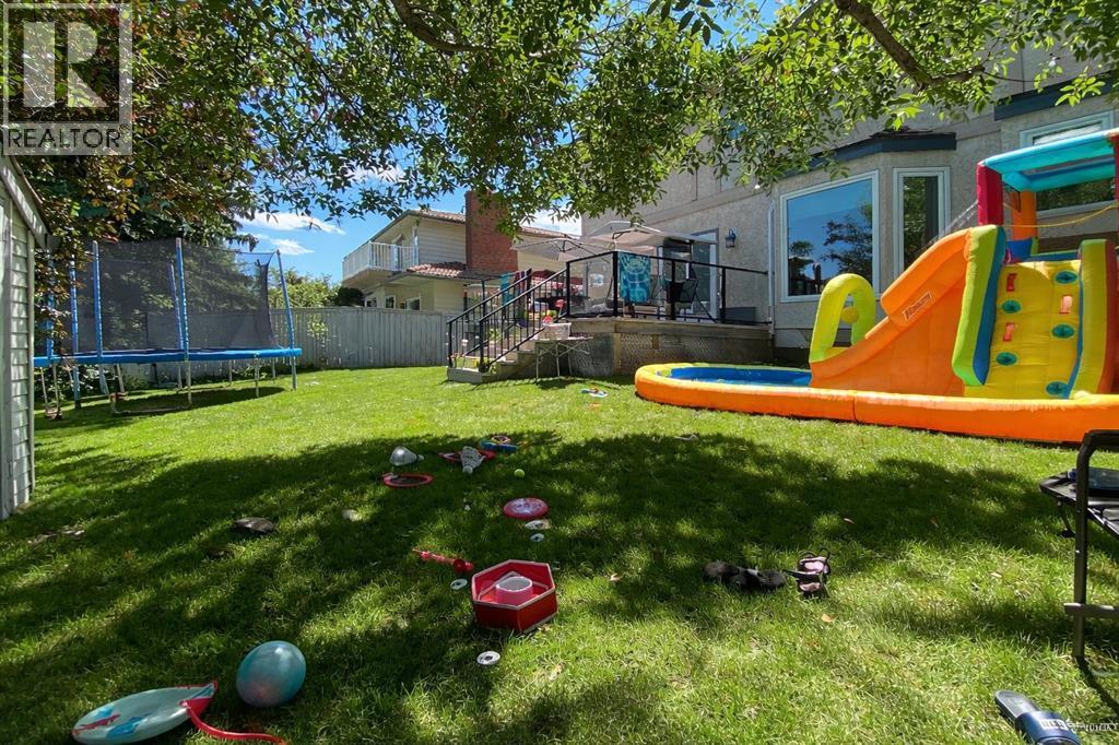 Single Family House for Sale in  Woodacres Drive SW Woodbine Calgary 