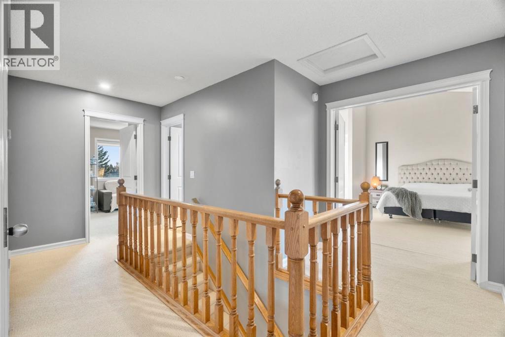 Single Family House for Sale in  Woodacres Drive SW Woodbine Calgary 