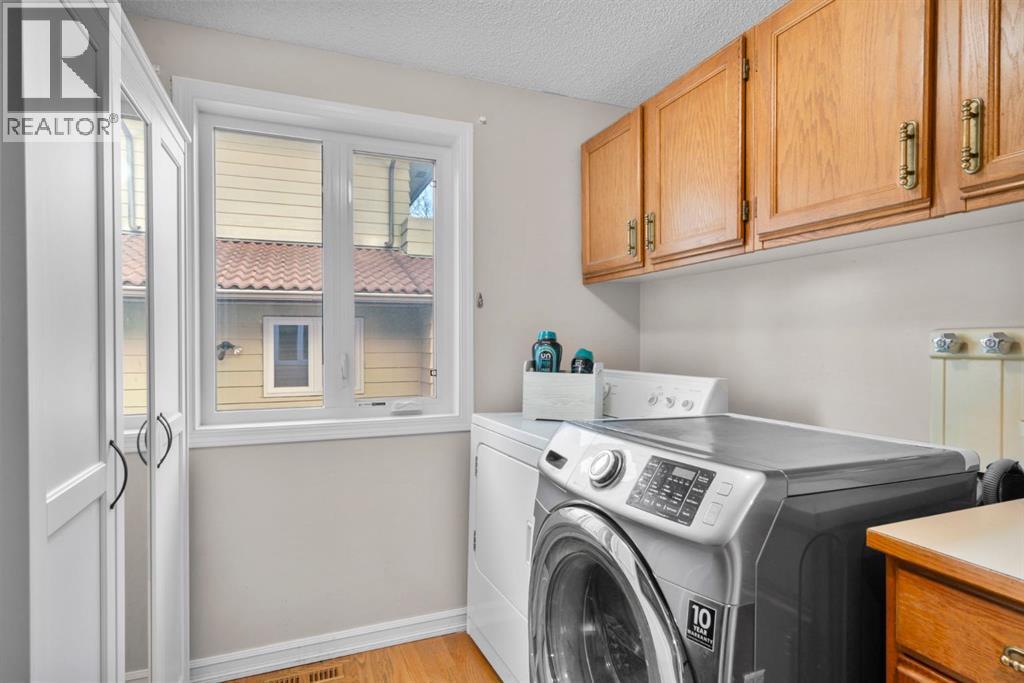 Single Family House for Sale in  Woodacres Drive SW Woodbine Calgary 