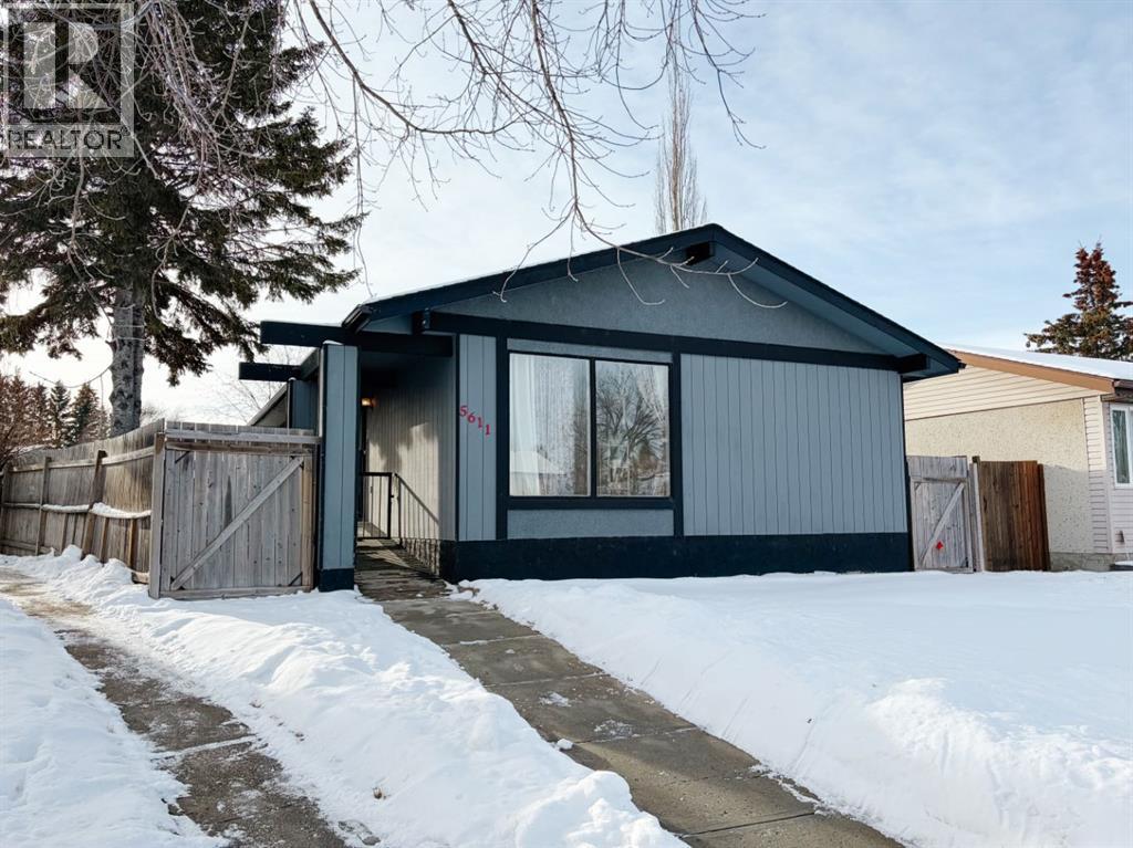 5611 55 Avenue - Photo 2 of 42, Rocky Mountain House, Alberta