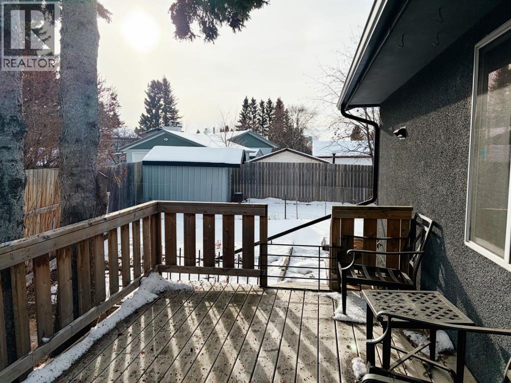 5611 55 Avenue - Photo 4 of 42, Rocky Mountain House, Alberta