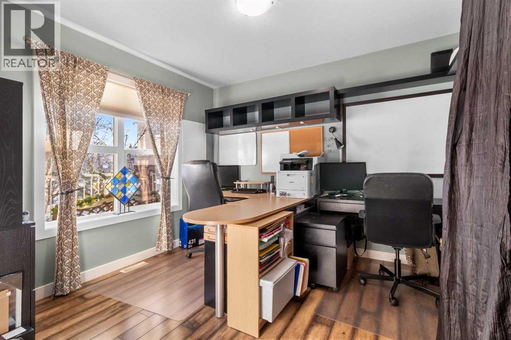 7008 Henners Gate, Lacombe