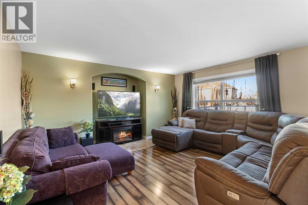 7008 Henners Gate, Lacombe