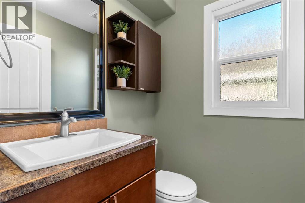 7008 Henners Gate, Lacombe