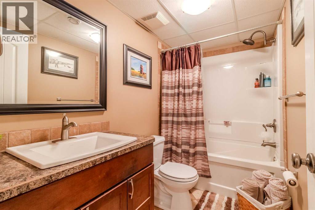 7008 Henners Gate, Lacombe