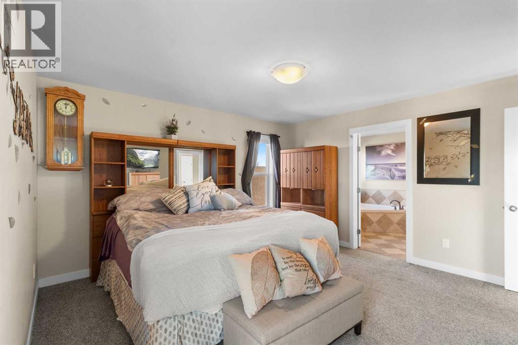 7008 Henners Gate, Lacombe