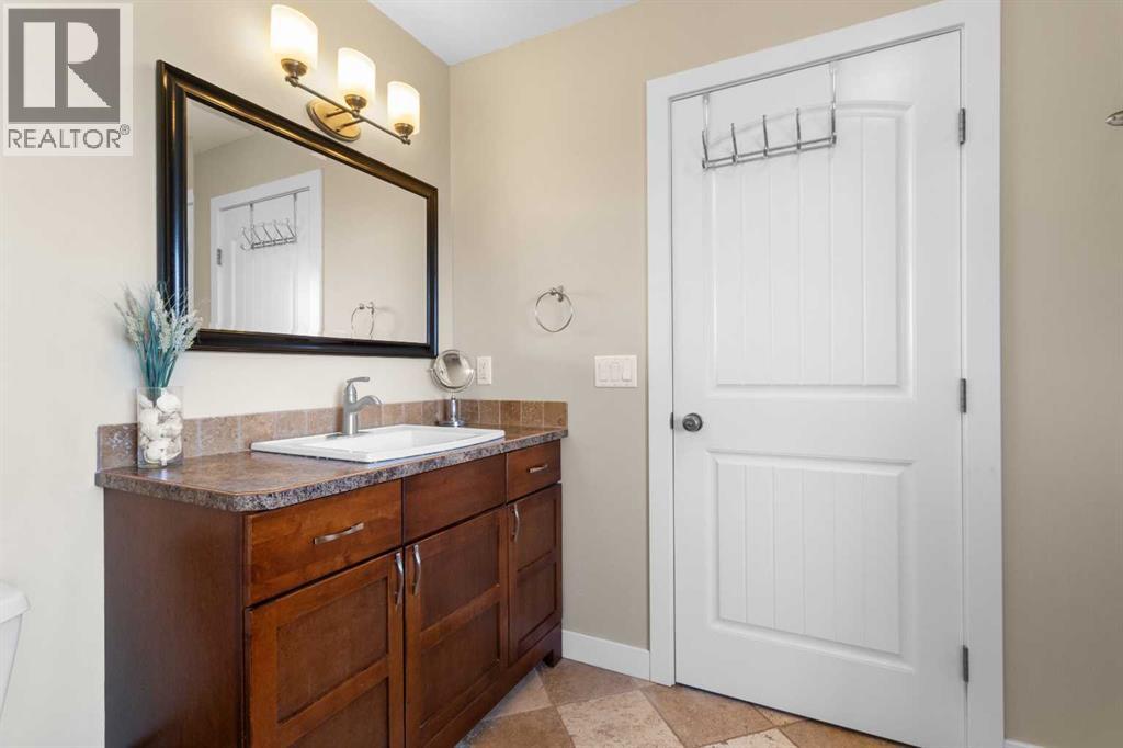 7008 Henners Gate, Lacombe