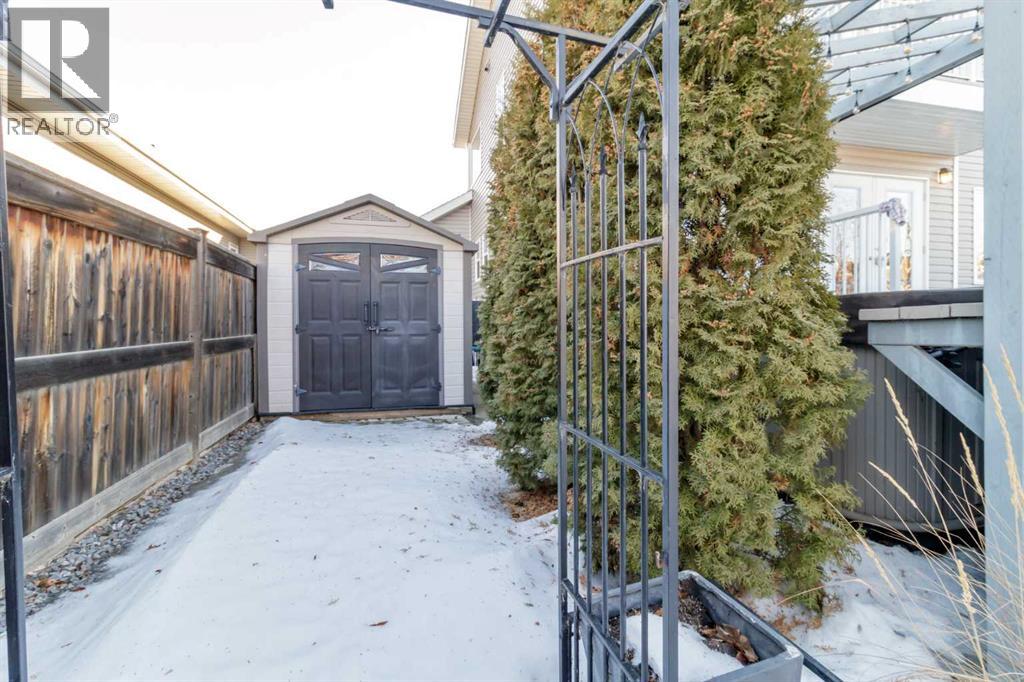 7008 Henners Gate, Lacombe