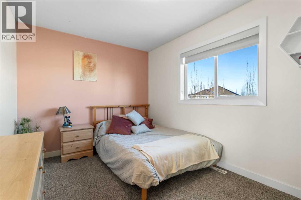 7008 Henners Gate, Lacombe