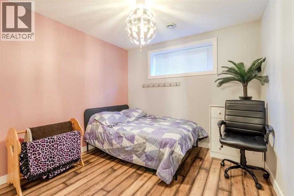 7008 Henners Gate, Lacombe