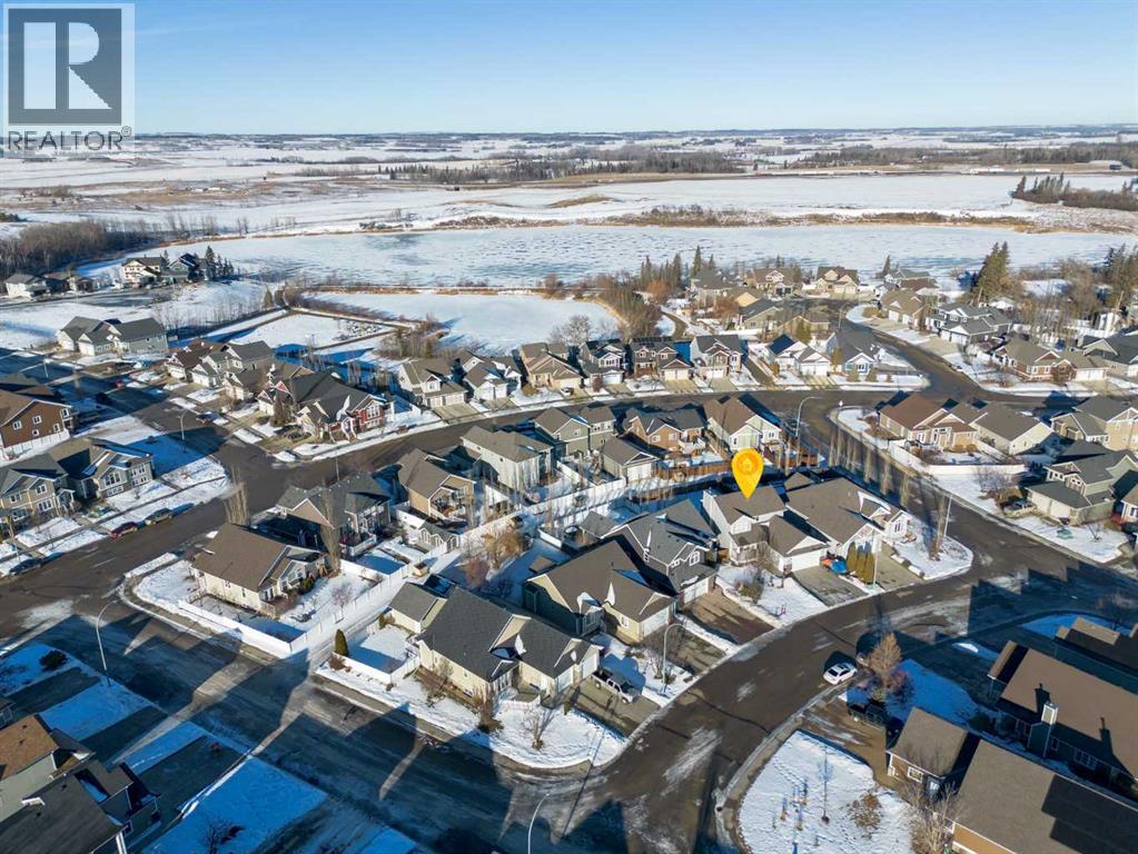 7008 Henners Gate, Lacombe