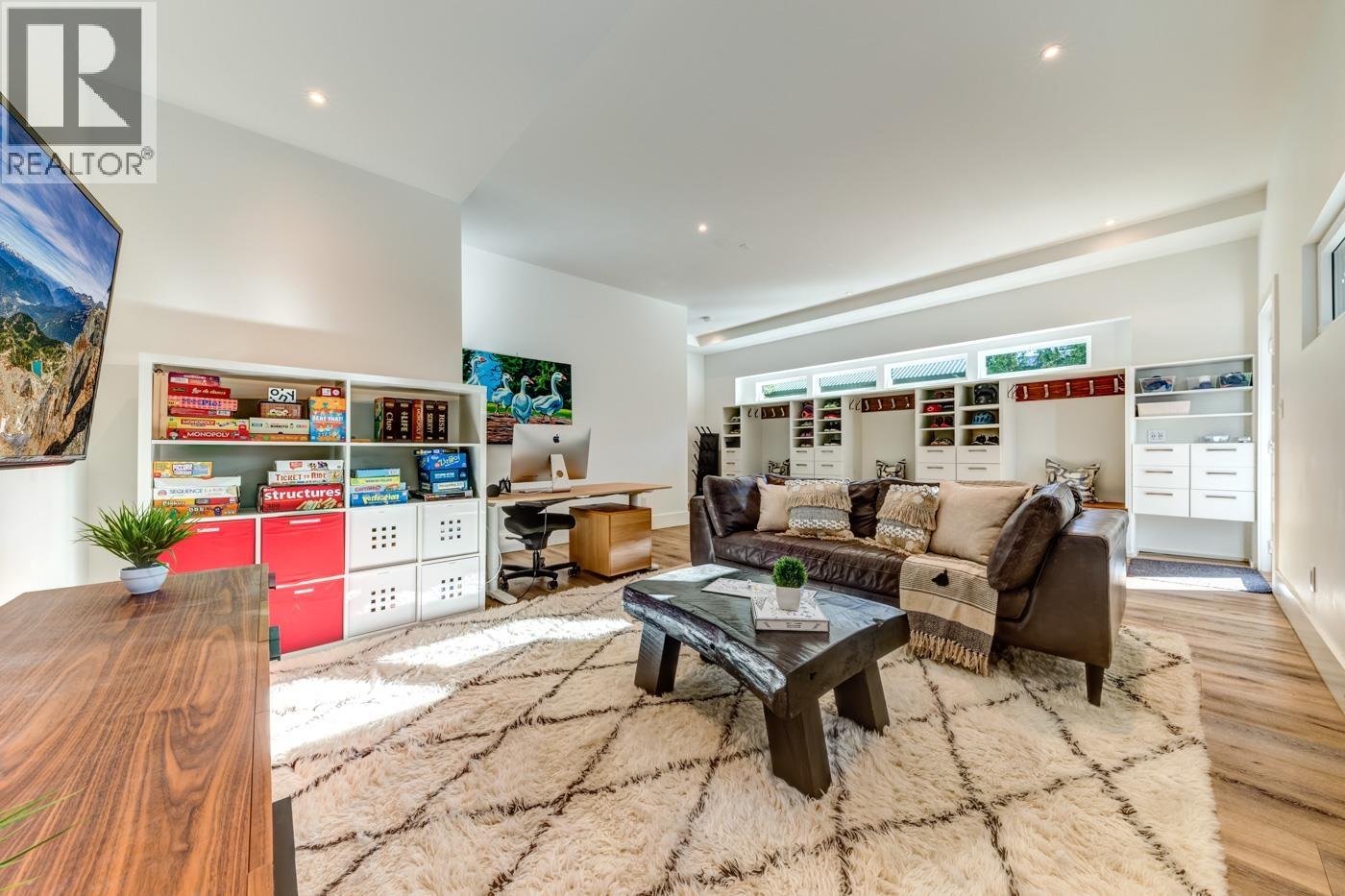 8224 ALPINE WAY, Whistler