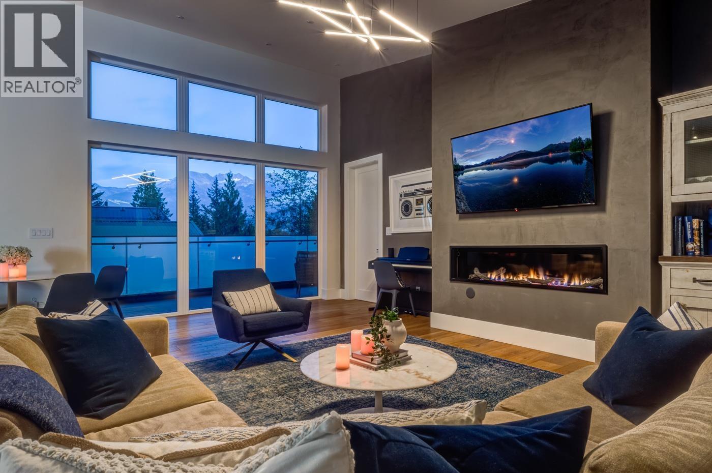 8224 ALPINE WAY, Whistler