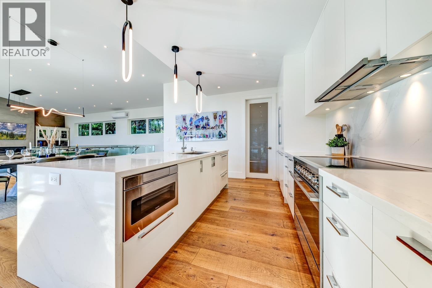 8224 ALPINE WAY, Whistler